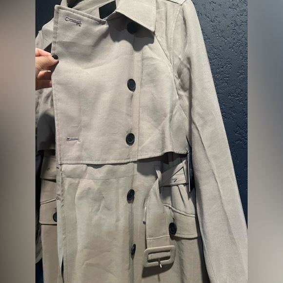 Women’s Trench coat - Picture 2 of 5